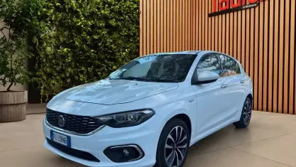 Usata Fiat Tipo Lounge 95 CV (69 kW) 2017 Bianco Berlina