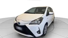 Bianco Usata 2018 Toyota Yaris Hybrid Business Edition Tre volumi | 13.200 € (Buon prezzo)