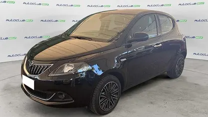 Nero Usata 2022 Lancia Ypsilon Gold Due volumi | 12.500 € (Buon prezzo)
