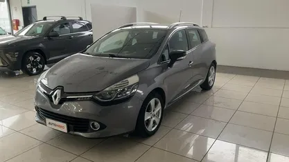 Grigio Usata 2015 Renault Clio IV Tre volumi | 8299 € (Buon prezzo)