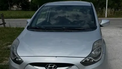 Usata Hyundai ix20 Comfort 90 CV (66 kW) 2011 Argento Utilitaria
