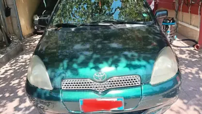 Usata Toyota Yaris Sol 68 CV (50 kW) 2002 Verde Berlina