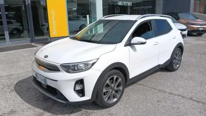 Usata Kia Stonic Style 97 CV (71 kW) 2020 Bianco SUV