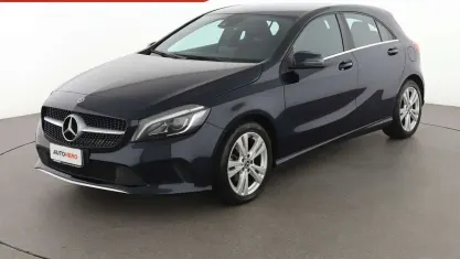Usata Mercedes A180 Urban 110 CV (80 kW) 2017 Blu Utilitaria