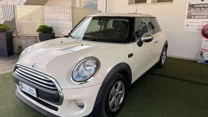 Usata Mini ONE 75 CV (55 kW) 2015 Beige Utilitaria