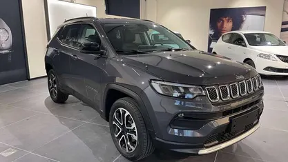 Usata 2024 Jeep Compass Altitude SUV | 24.900 € (Ottimo prezzo)
