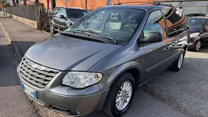 Usata Chrysler Grand Voyager 150 CV (110 kW) 2008 Gray Monovolume