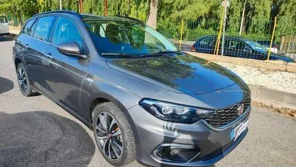 Usata Fiat Tipo 120 CV (88 kW) 2018 Grigio Monovolume