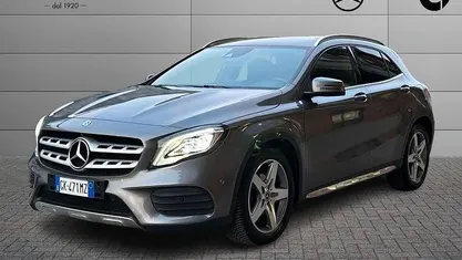 Usata Mercedes GLA180 Premium 122 CV (89 kW) 2019 Grigio SUV