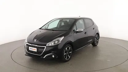 Begagnad Peugeot 208 Signature Sky 83 HK (61 kW) 2019 Svart Halvkombi