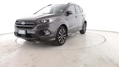 Grigio Usata 2018 Ford Kuga ST-Line SUV | 16.900 € (Buon prezzo)