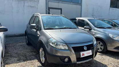 Grigio Usata 2009 Fiat Sedici SUV | 3300 € (Buon prezzo)