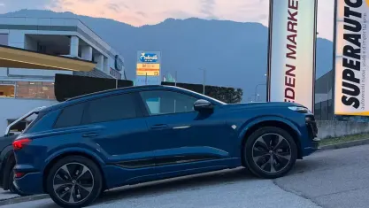 Usata Audi SQ6 e-tron Sport 119 kW (163 CV) 2025 Blu SUV