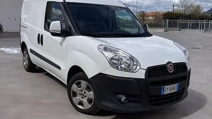 Usata Fiat Doblò 105 CV (77 kW) 2015 Bianco Monovolume