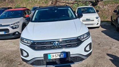 Käytetty VW T-Roc 150 HP (110 kW) 2022 Valkoinen Katumaasturi
