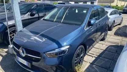Usata Mercedes 180 Advanced 116 CV (85 kW) 2023 Blu Berlina