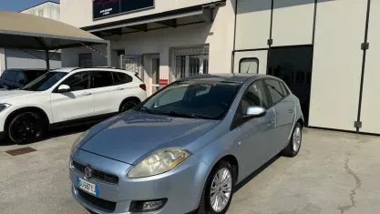 Usata Fiat Bravo Dynamic 120 CV (88 kW) 2007 Blu Utilitaria