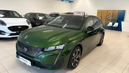 Usata Peugeot 308 Allure 131 CV (96 kW) 2024 Verde Berlina