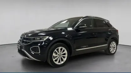 Usata VW T-Roc Style 150 CV (110 kW) 2023 Nero pastello SUV