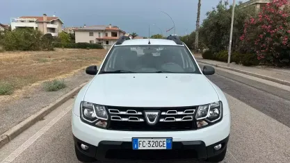 Usata Dacia Duster Lauréate 109 CV (80 kW) 2016 Bianco SUV