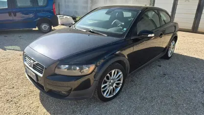 Usata Volvo C30 Kinetic 109 CV (80 kW) 2008 Nero Utilitaria