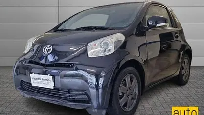 Usata Toyota iQ Sol 68 CV (50 kW) 2010 Nero Utilitaria