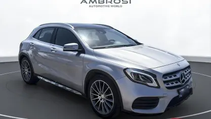 Usata Mercedes GLA200 Premium 136 CV (100 kW) 2017 Grigio SUV