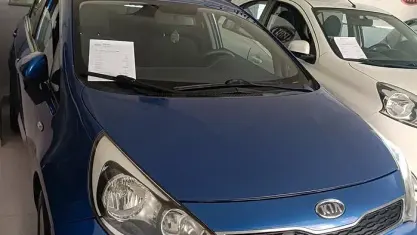 Usata Kia Rio 75 CV (55 kW) 2012 Bluazzurro Berlina