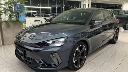 Usata Cupra Leon 150 CV (110 kW) 2025 Magnetic gray