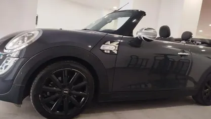 Usata Mini Cooper SD Cabriolet 170 CV (125 kW) 2018 Grigio Cabrio