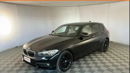 Begagnad BMW 118 Advantage 136 HK (100 kW) 2017 Svart Halvkombi