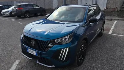 Usata Peugeot 2008 Allure 131 CV (96 kW) 2025 SUV