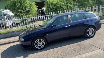 Usata Alfa Romeo 156 Distinctive 120 CV (88 kW) 2004 Blu Station wagon
