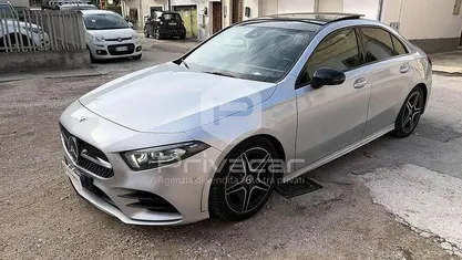 Grigio Usata 2020 Mercedes A180 Premium Tre volumi | 24.900 € (Buon prezzo)