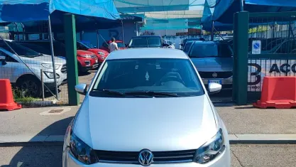 Usata VW Polo Trendline 60 CV (44 kW) 2014 Argento Berlina
