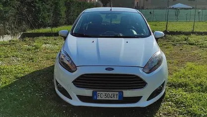 Usata Ford Fiesta 95 CV (69 kW) 2016 Bianco Berlina