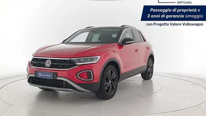 Usata VW T-Roc Sport 150 CV (110 kW) 2025 Kings red metallizzato nero SUV