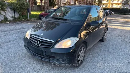 Usata Mercedes A180 110 CV (80 kW) 2010 Nero Berlina