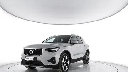 Argento Usata 2025 Volvo XC40 Core SUV | 28.800 € (Ottimo prezzo)