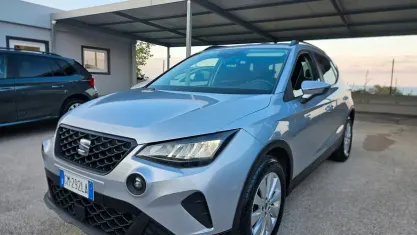 Usata Seat Arona Style 95 CV (69 kW) 2022 Grigio SUV