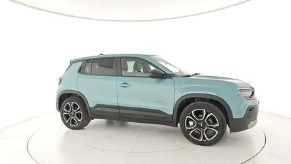 Usata Jeep Avenger Summit 101 CV (74 kW) 2024 Blu SUV