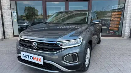 Usata VW T-Roc Style 110 CV (80 kW) 2023 Grigio SUV