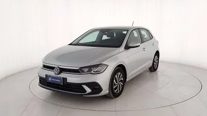 Usata VW Polo Life 95 CV (69 kW) 2023 Argento metallizzato Utilitaria