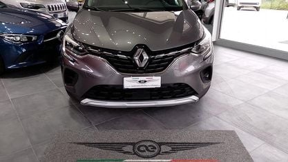 Usado Renault Captur Business 95 HP (69 kW) 2021 Cinzento SUV