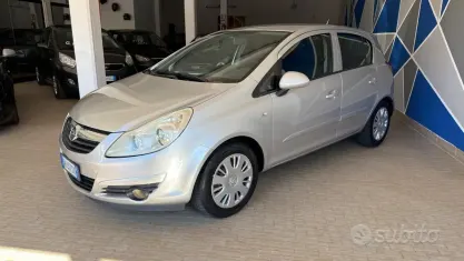 Usata Opel Corsa Cosmo 75 CV (55 kW) 2007 Grigio Utilitaria