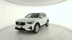 Crystal white Usata 2025 Volvo XC40 Core SUV | 33.900 € (Buon prezzo)