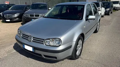 Usata VW Golf IV Highline 131 CV (96 kW) 2003 Argento Berlina