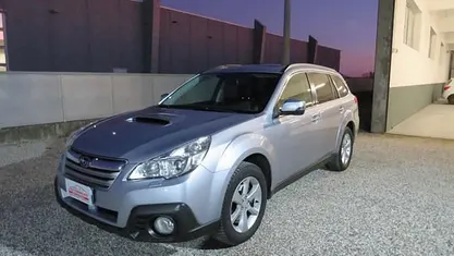 Grigio Usata 2013 Subaru Outback Station wagon | 7900 € (Buon prezzo)
