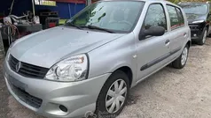 Grigio Usata 2010 Renault Clio II Tre volumi | 2990 € (Buon prezzo)