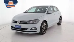 White silver met Usata 2018 VW Polo Comfortline Tre volumi | 10.900 € (Buon prezzo)